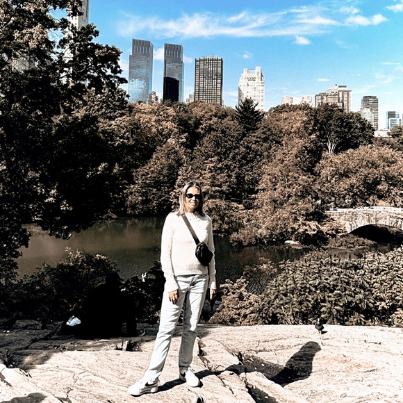 Meet your Posher, Julie - Picture 2 of 11